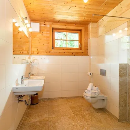 Huettendorf בקתה